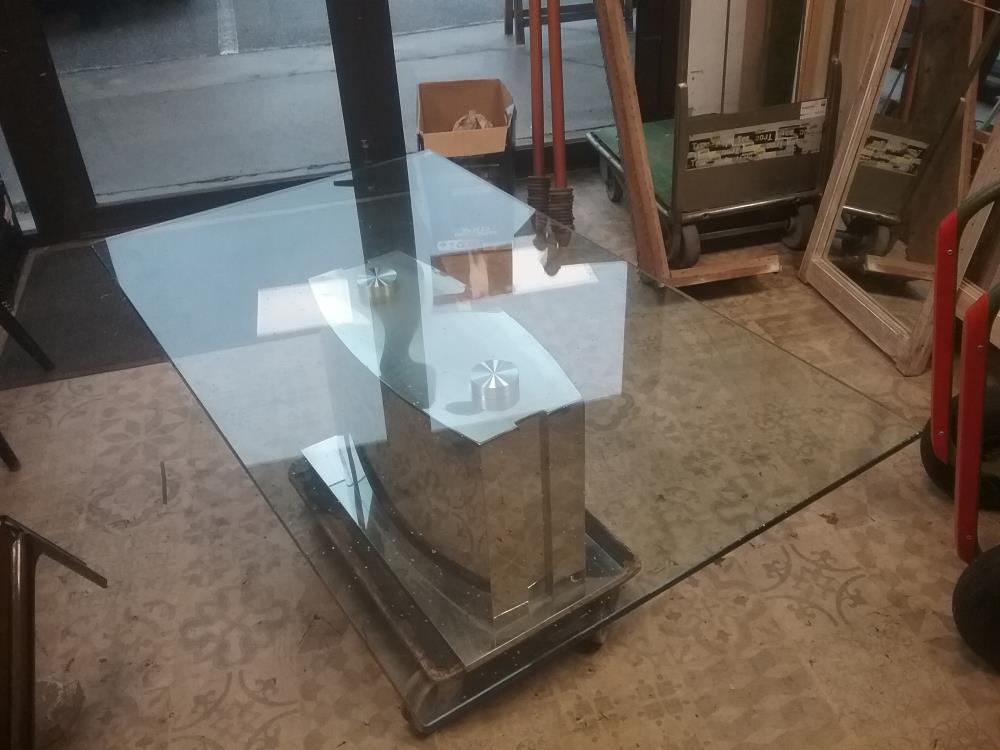 TABLE BASSE BERRE PIED CHROME