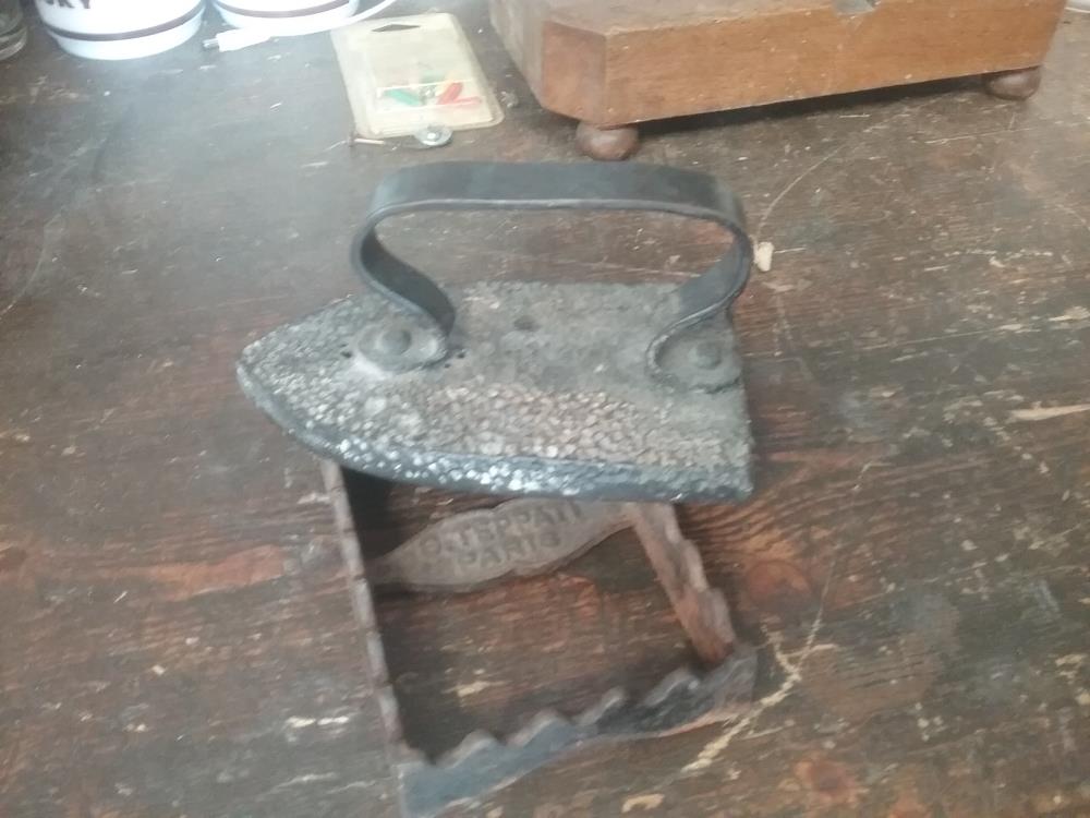 FER ANCIEN ET SUPPORT