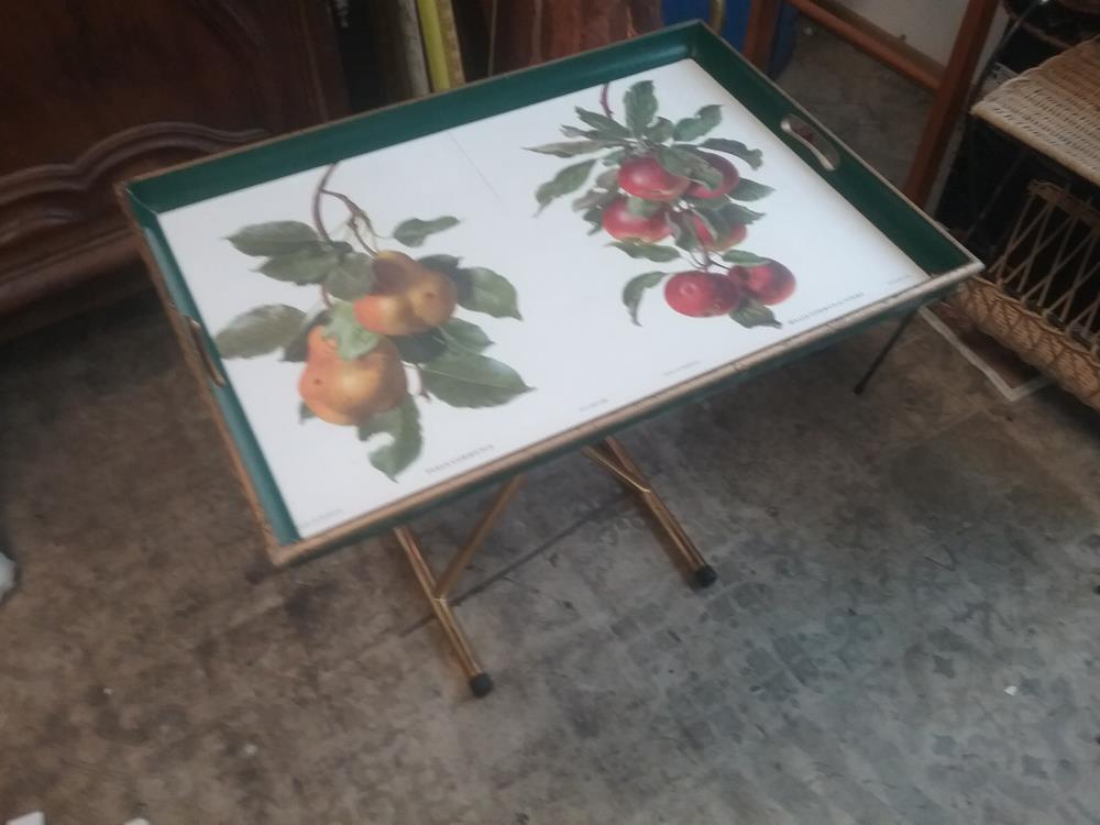 PLATEAU ET SUPPORT A THE