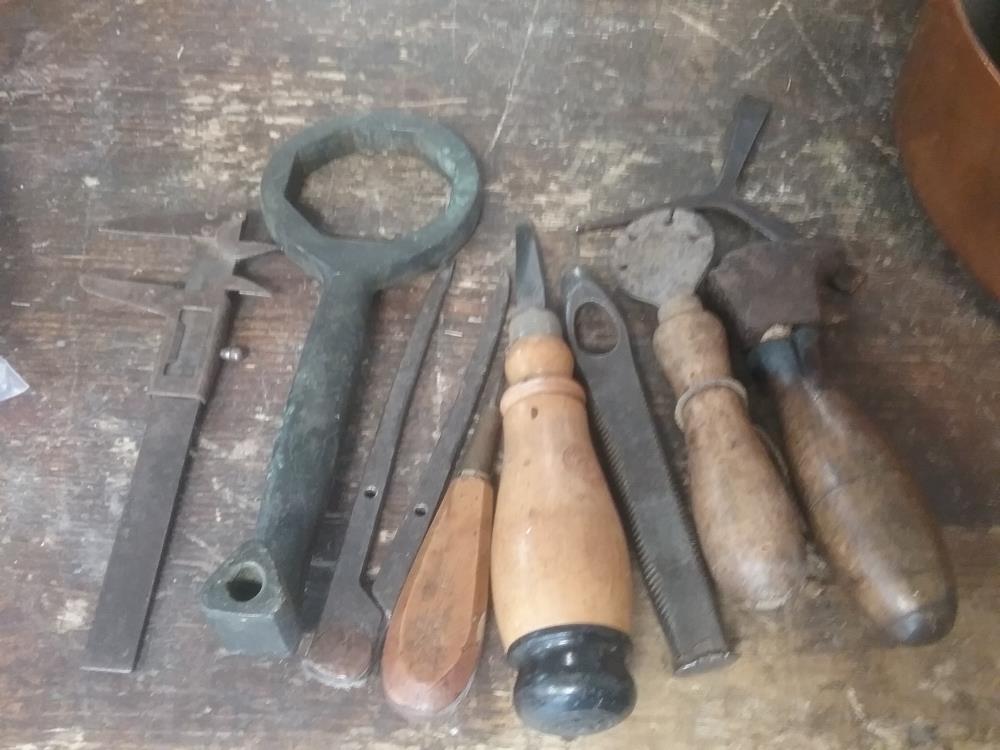 LOT D'OUTILS DIVERS