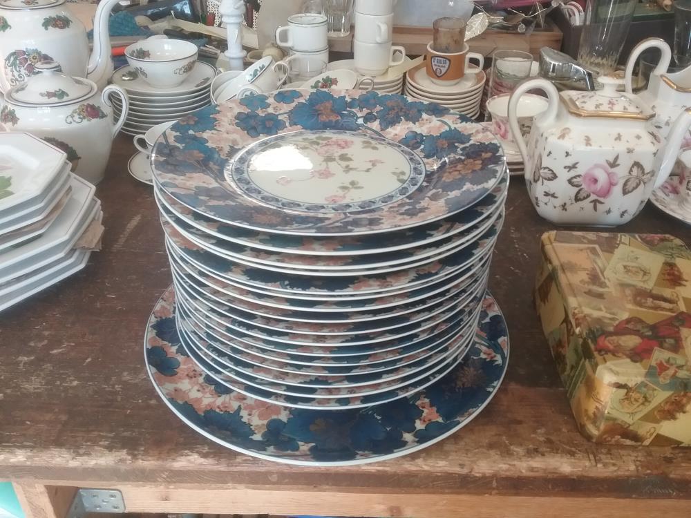 16 ASSIETTES ET PLAT HAVILLAND DAMMOUSSE