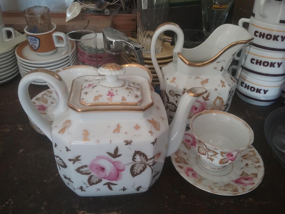 PARTIE DE SERVICE A CAFE