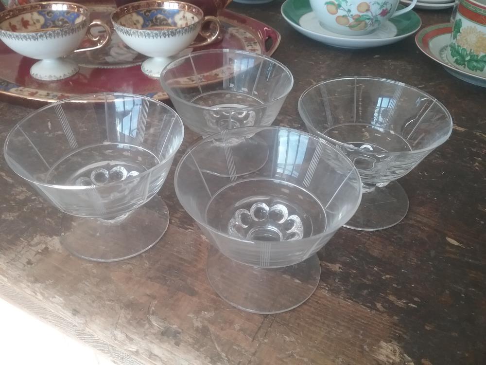 4 COUPES A CHAMPAGNE CRISTAL