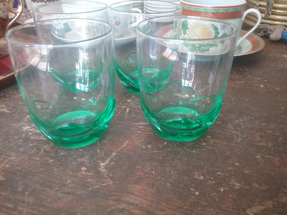4 VERRES VERTS