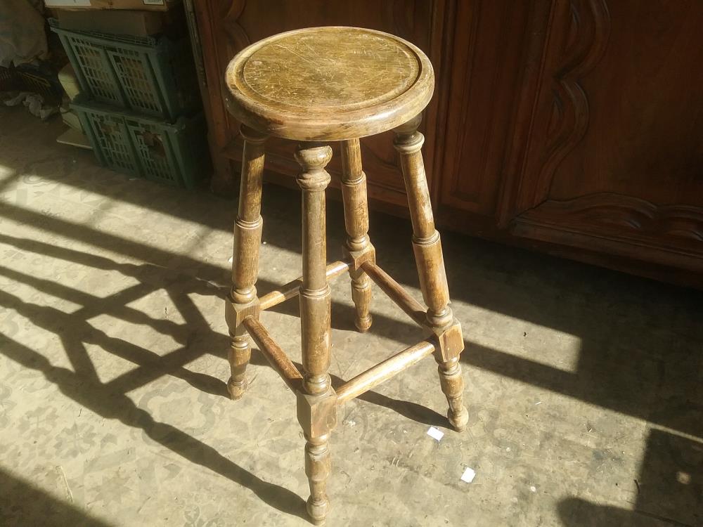 TABOURET DE BAR ANCIEN 