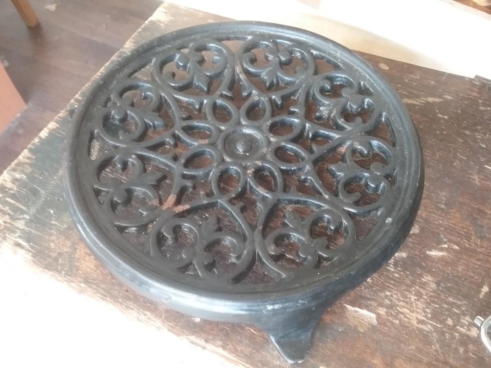 DESSOUS DE PLAT FONTE