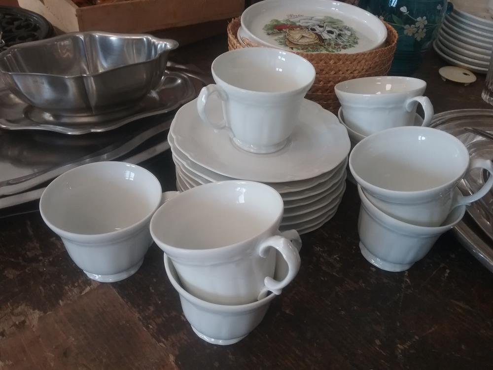 8 TASSES BLANCHES LIMOGES