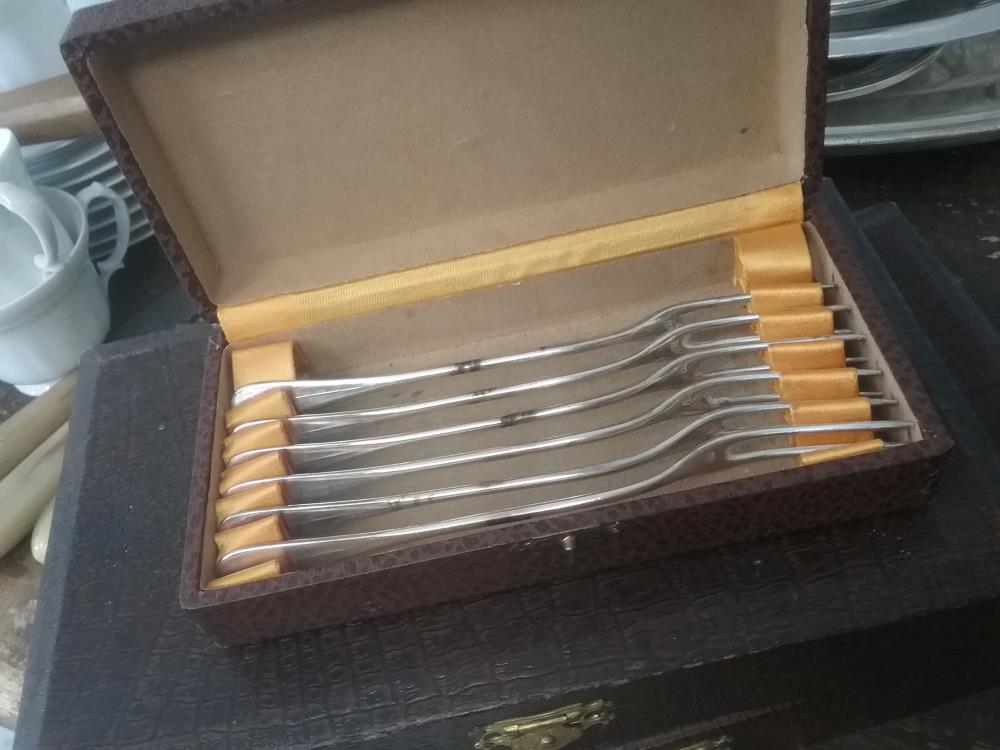 6 FOURCHETTES A CRUSTACES