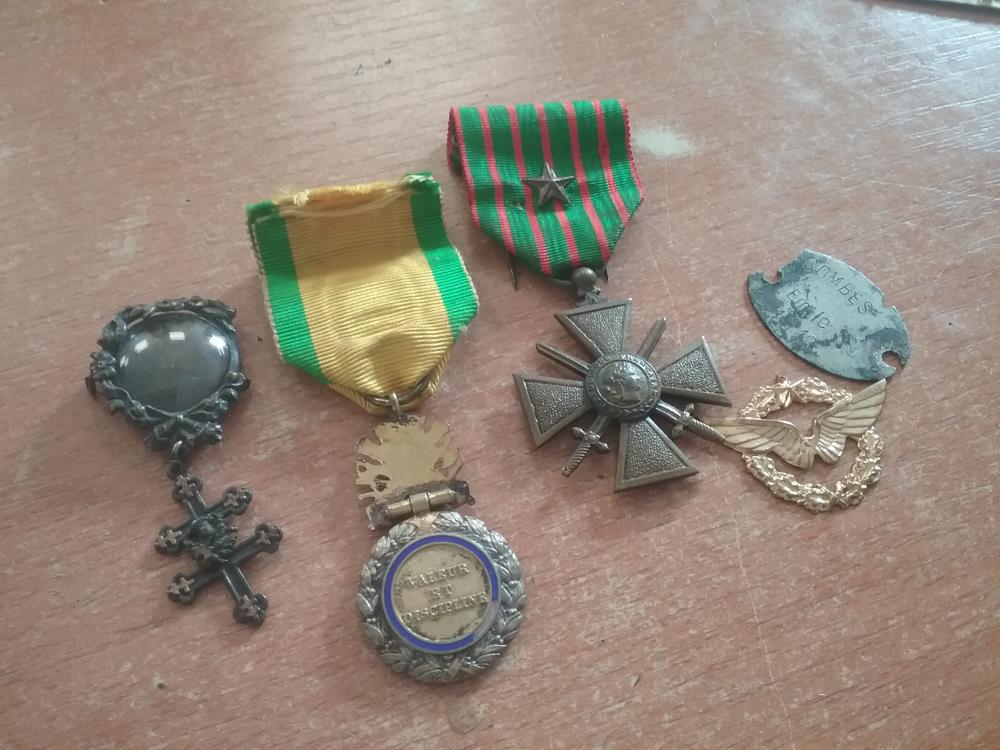 LOT MEDAILLES MILITAIRES