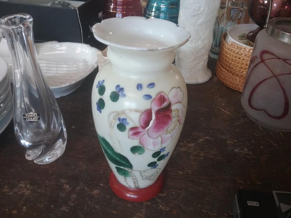 VASE OPALINE PEINTE