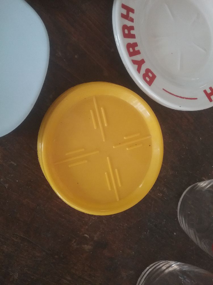 6 SOUCOUPES BAR JAUNES