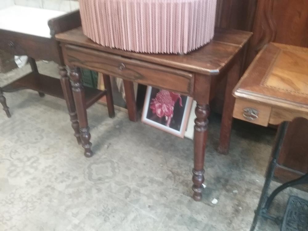 TABLE BUREAU 1T