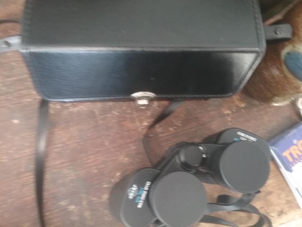 PAIRE DE JUMELLES 10X40