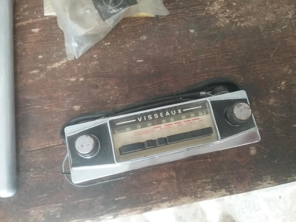 AUTO RADIO ANCIEN VISSEAU EN L'ETAT