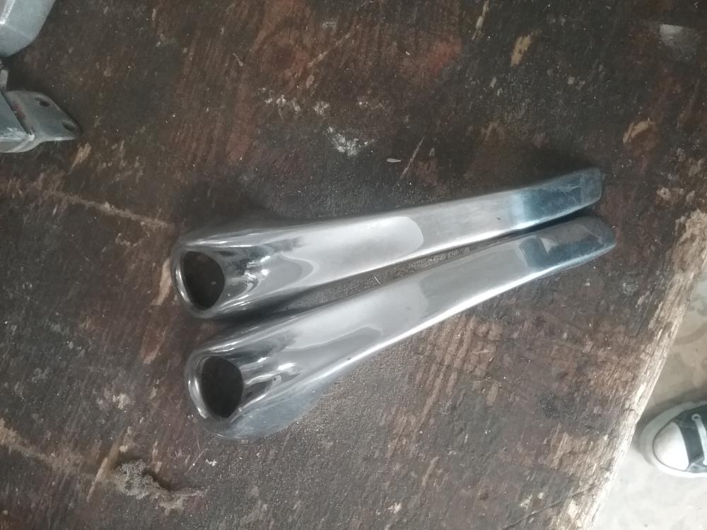 PAIRE DE POIGNEES 4L