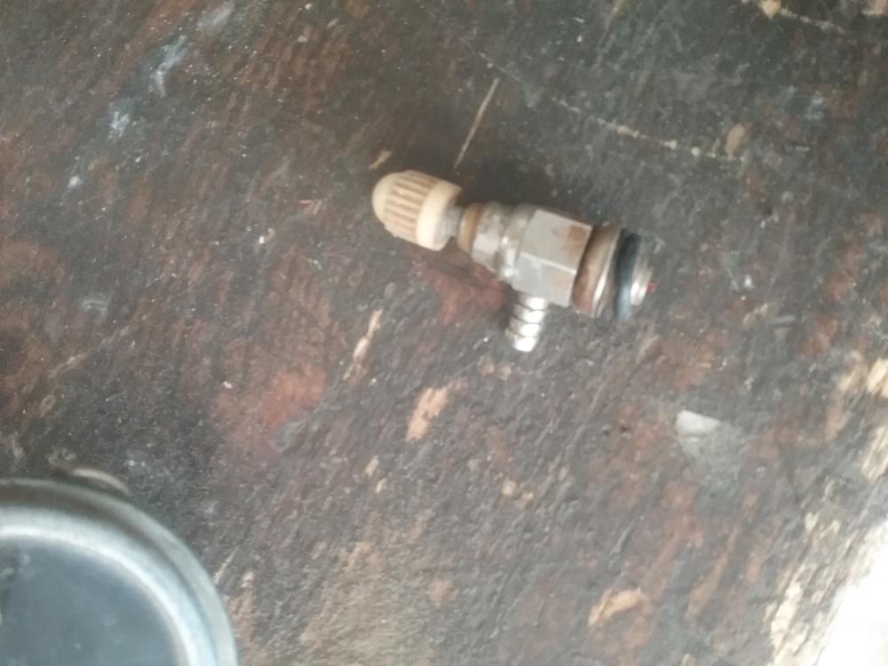 ROBINET ESSENCE MOBYLETTE