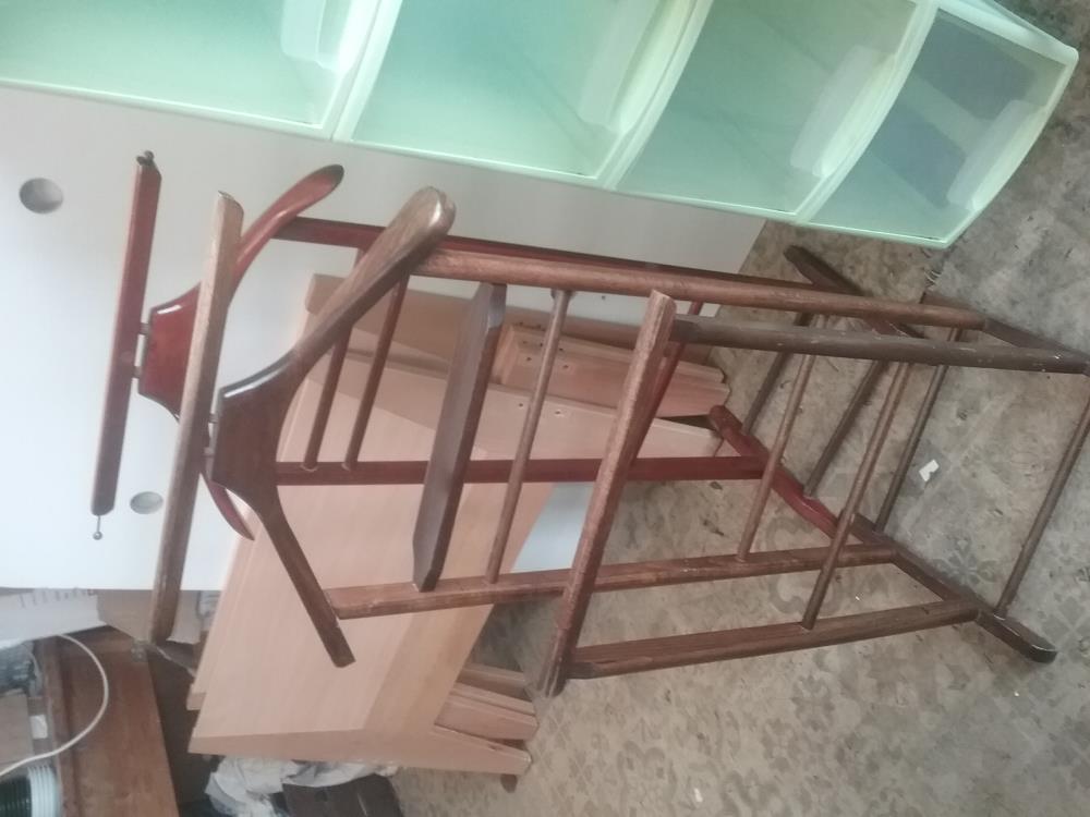 SERVITEUR DE CHAMBRE