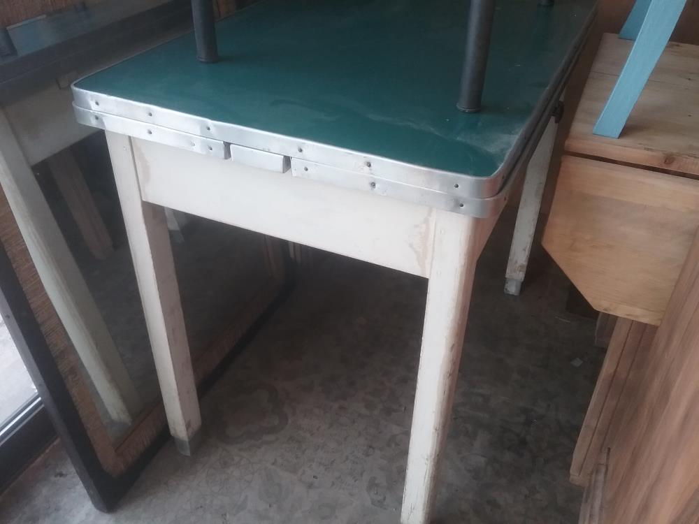 TABLE DE CUISINE AN 50