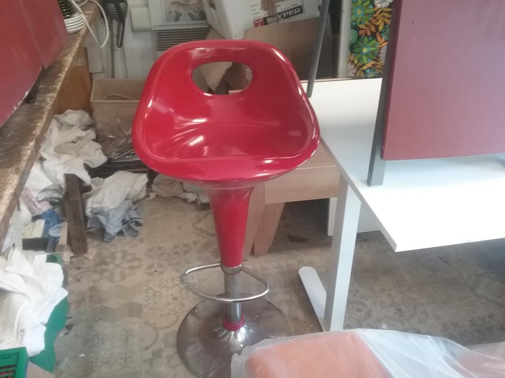 TABOURET BAR ROUGE 