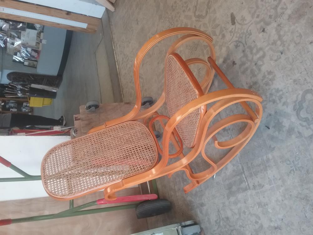 ROCKING CHAIR CANNE