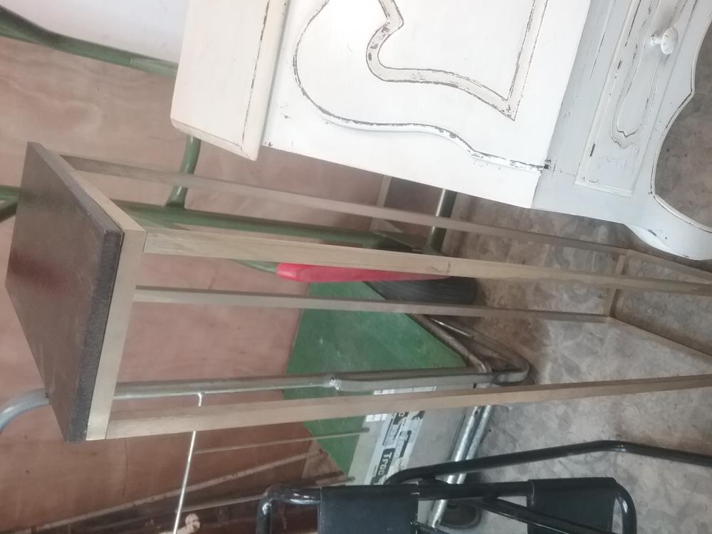 SELLETTE BOIS ET METAL DORE 