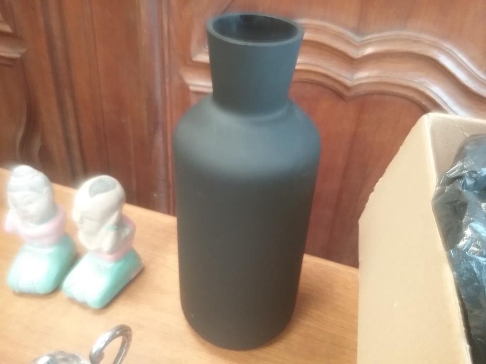 VASE NOIR 
