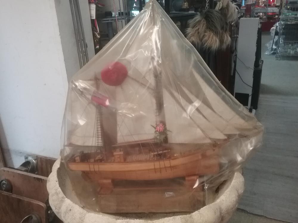 MAQUETTE DE BATEAU 