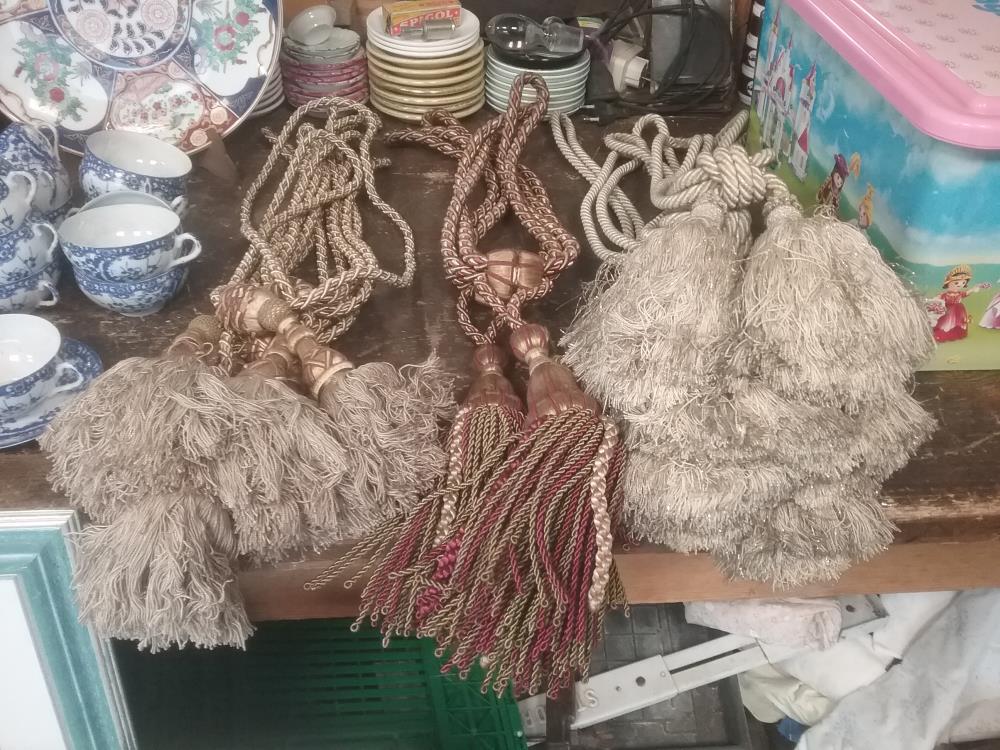 PAIRE D'EMBRASES DE RIDEAUX