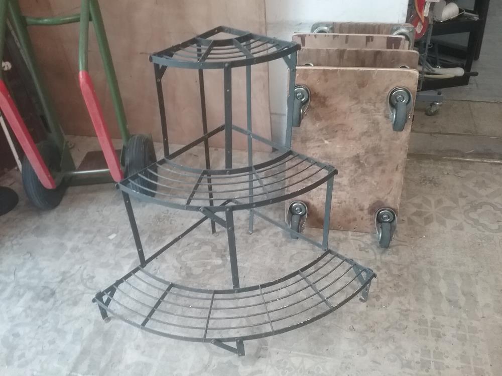 ETAGERE A PLANTES JARDIN VERANDA