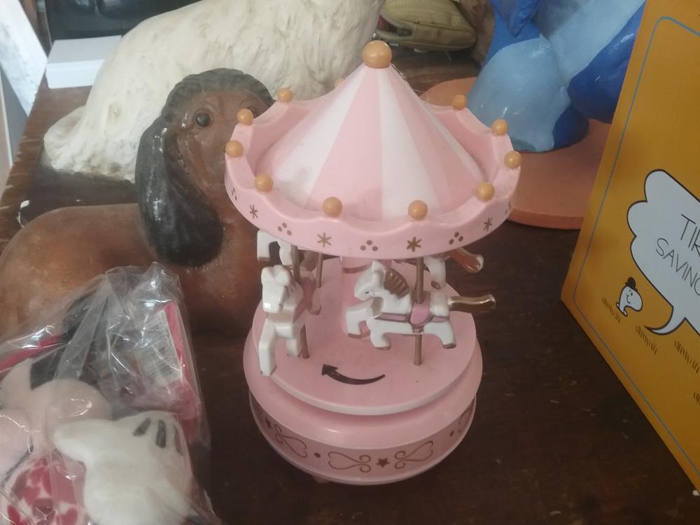 MANEGE A MUSIQUE ROSE