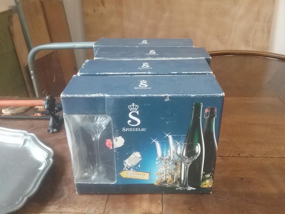 12 VERRES A PIED NEUF CRISTAL SPIEGELAU