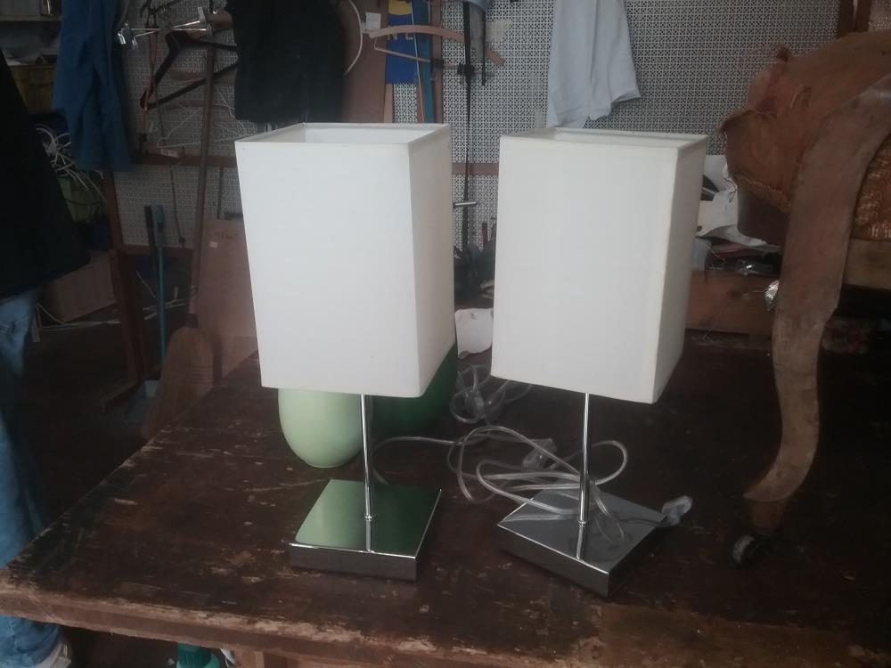 LAMPE DE CHEVET CARRE