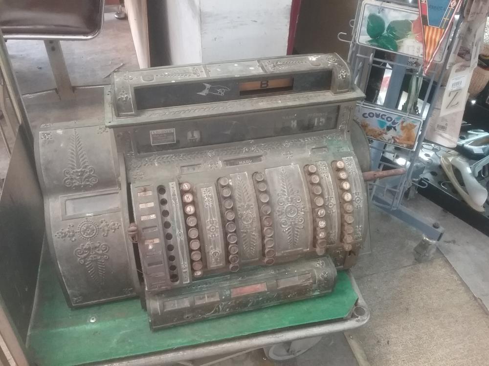 CAISSE ENREGISTREUSE ANCIENNE A DORNER 