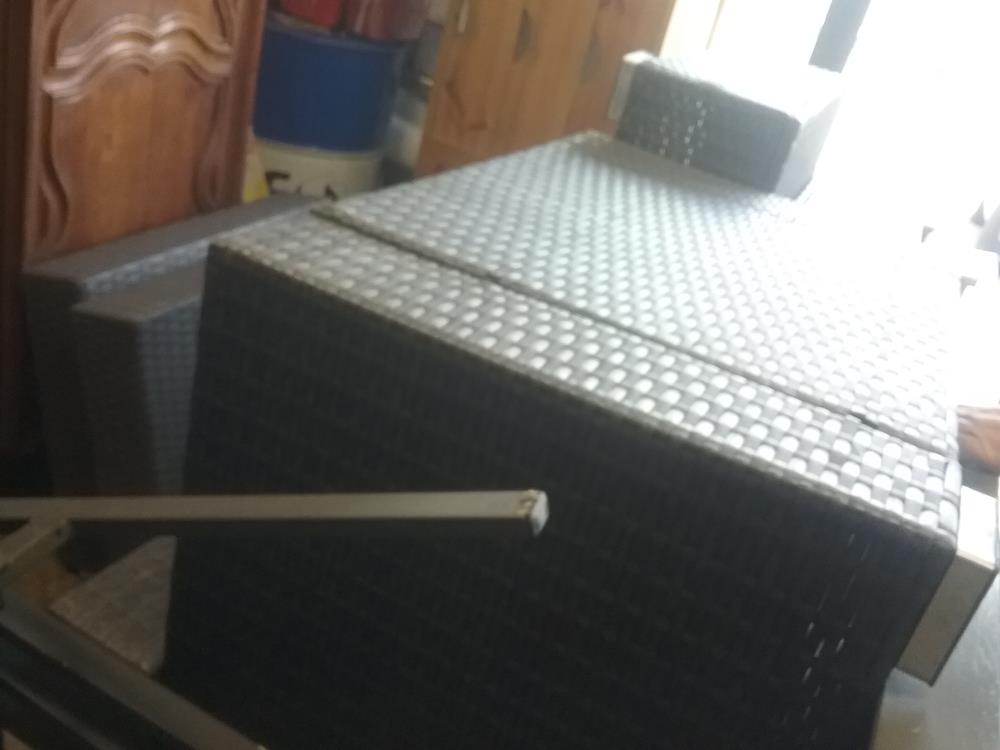 SALON DE JARDIN PVC ET TABLE