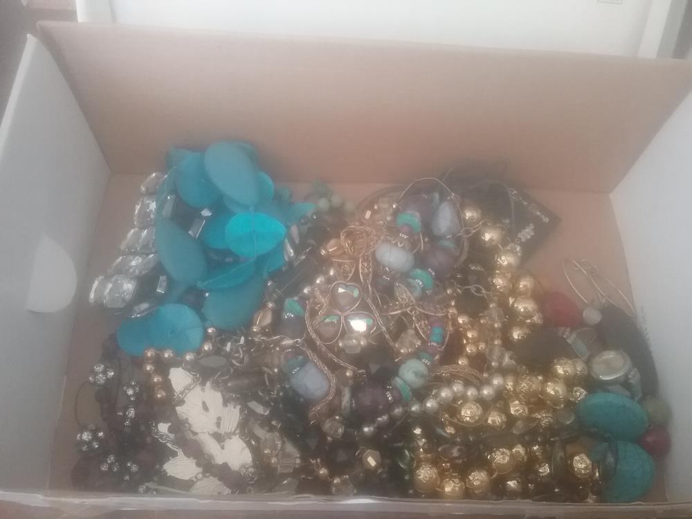 LOT BIJOUX FANTAISIE