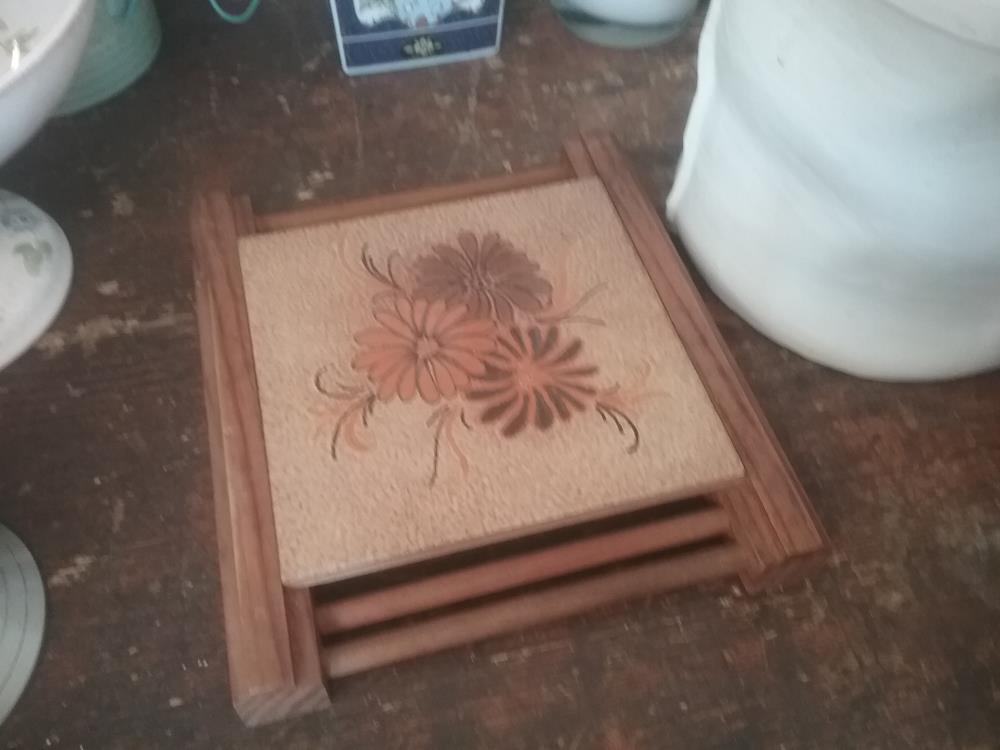 DESSOUS DE PLAT AN 70