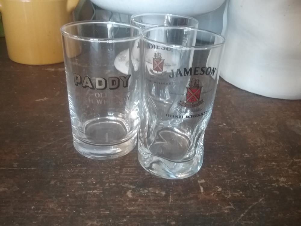 VERRE DE BAR