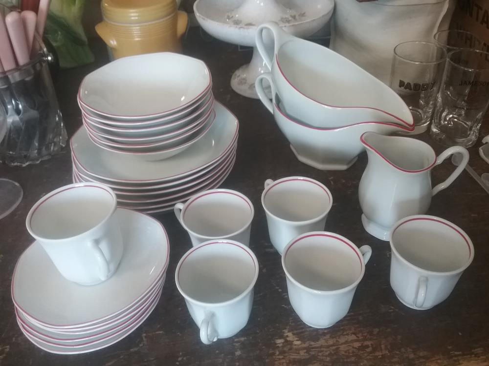 PARTIE DE SERVICE LISERE ROUGE