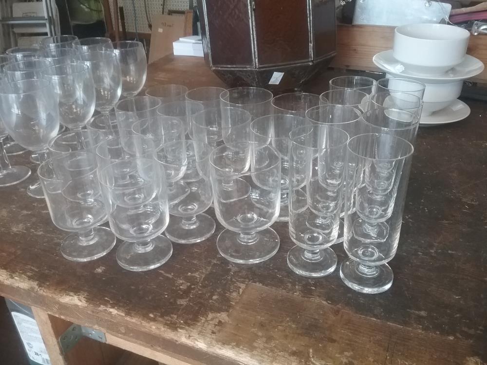 SERVICE DE VERRES A PIEDS