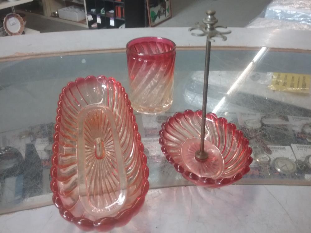 NECESSAIRE DE TOILETTE VERRE ROUGE 3P