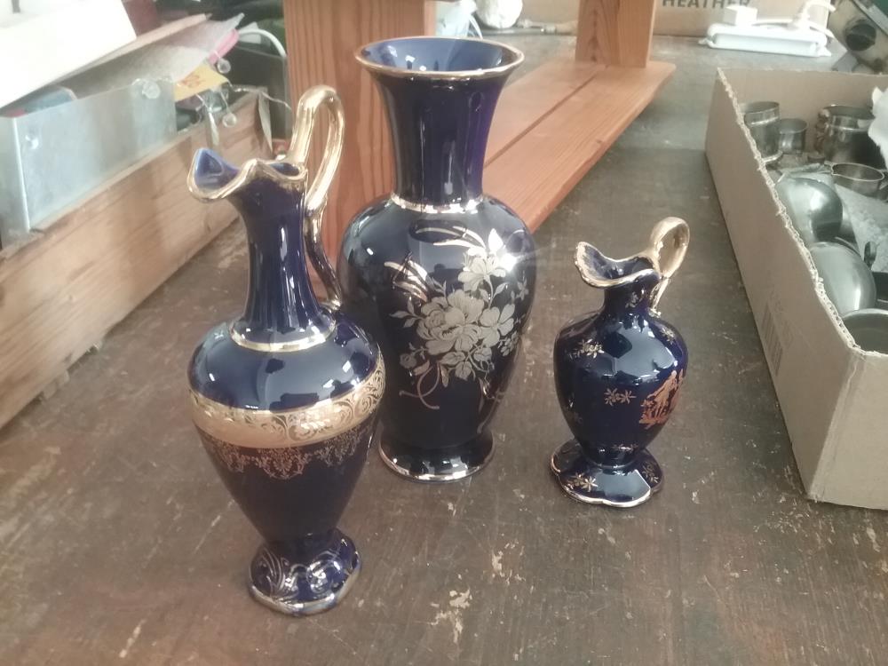 3 VASES BLEUS LIMOGES