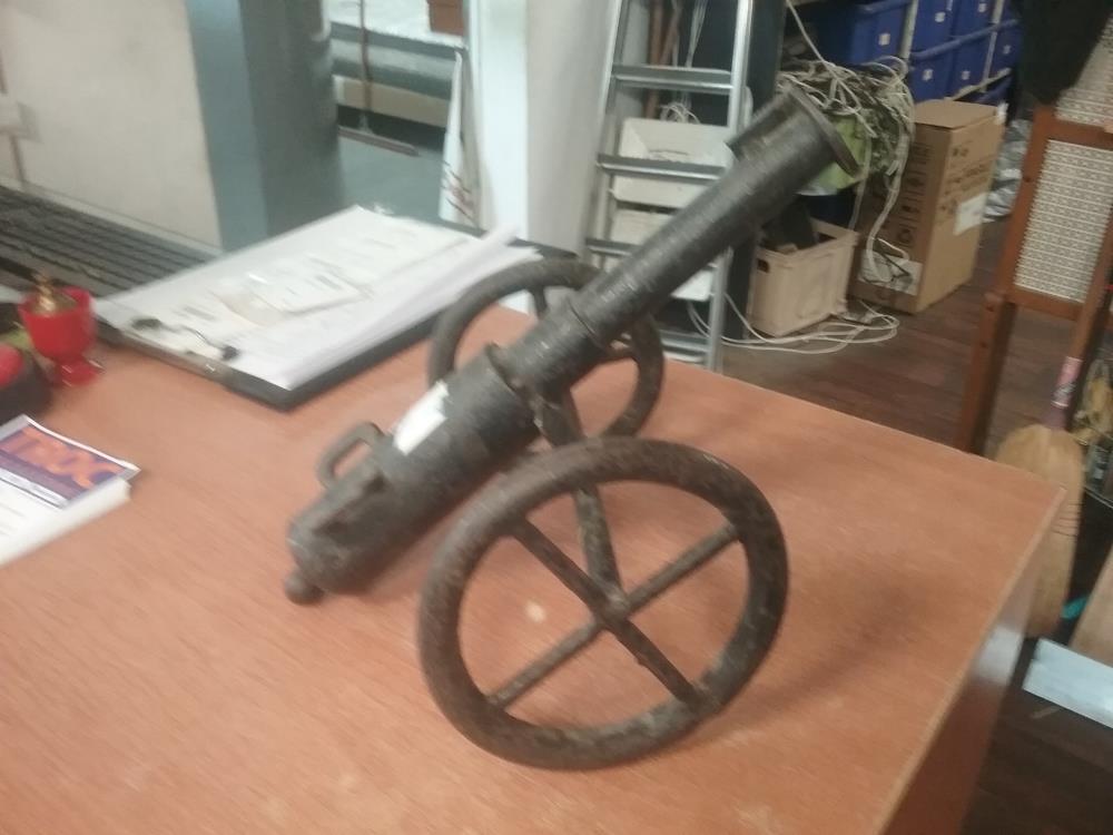 CANON ANCIEN DECORATIF FF