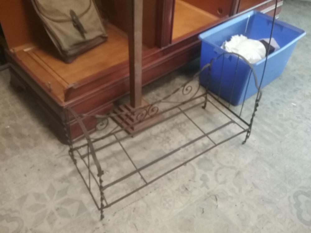 ANCIEN LIT POUPEE BANQUETTE METAL