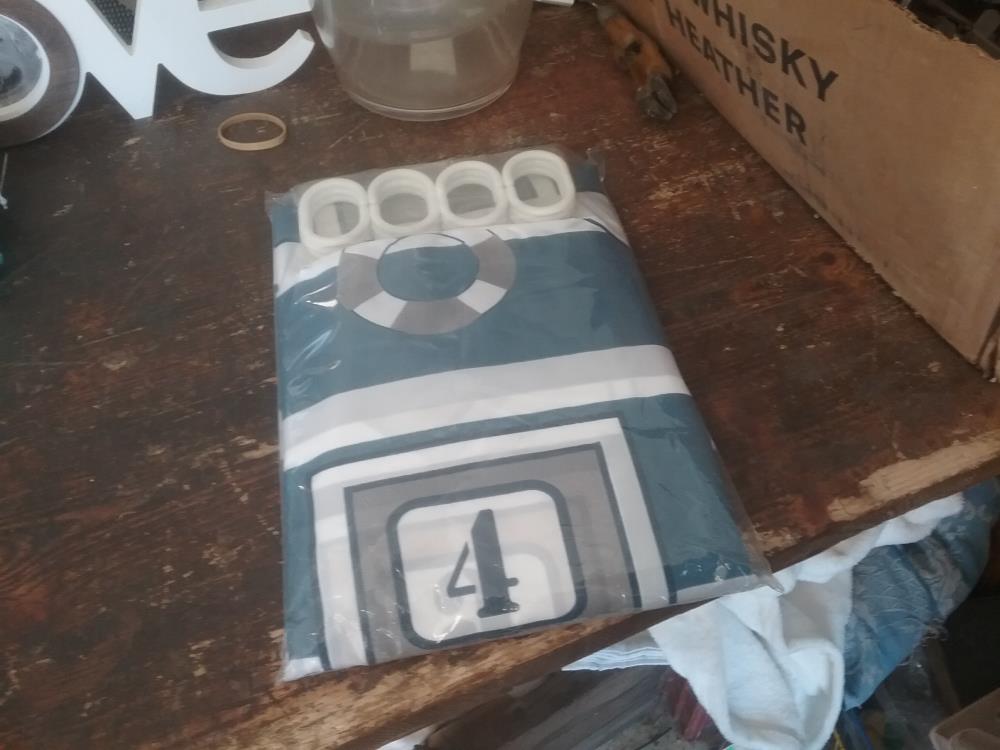 RIDEAU DE DOUCHE NEUF