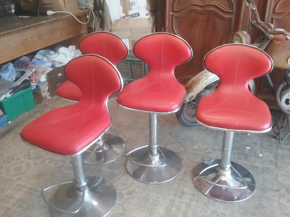 TABOURET BAR ROUGE