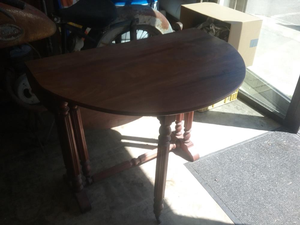 TABLE CONSOLE A VOLETS 