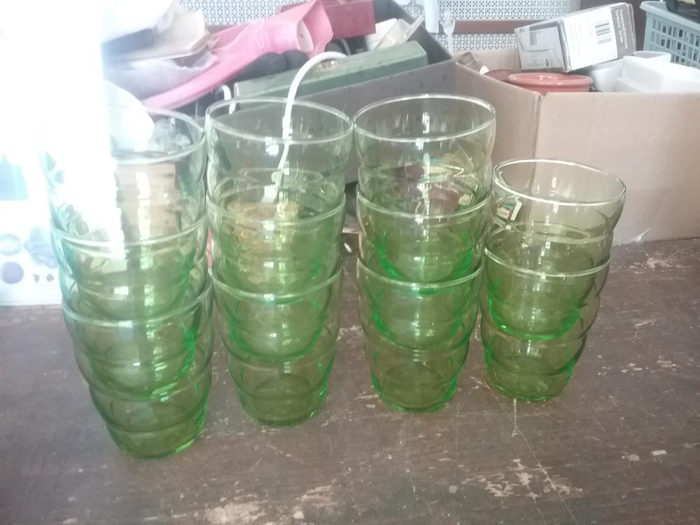 11 VERRES  VERTS IKEA