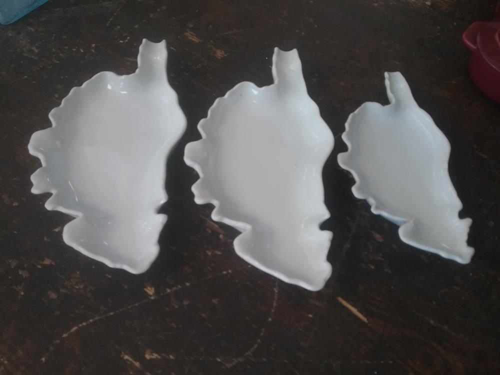 3 PLATS CORSES PORCELAINE 