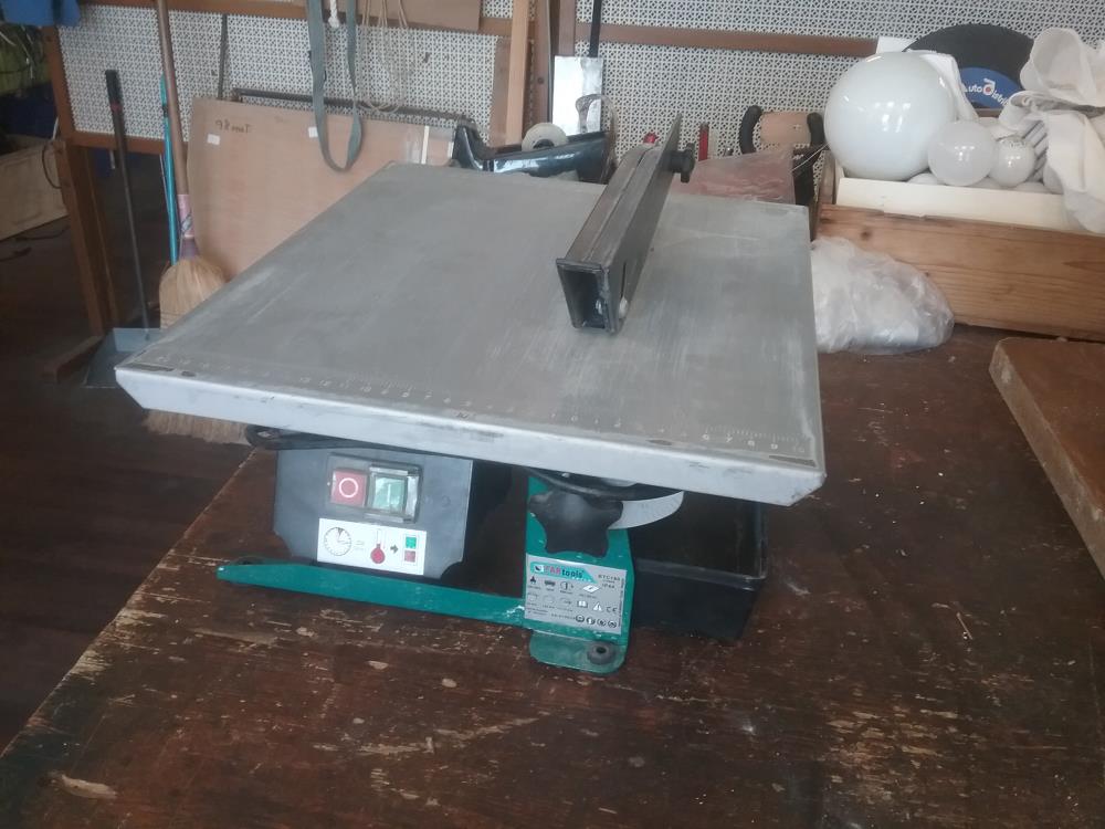 SCIE A VARRELAGE ELECTRIQUE