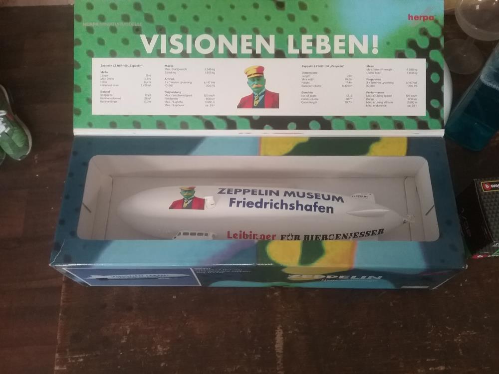 BOITE ZEPPELIN HERPA